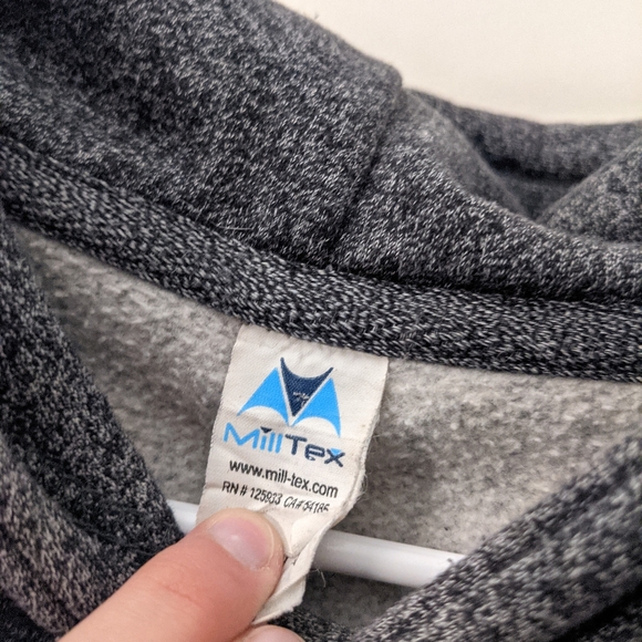 V. Sue Cleveland Large Storm Hoodie - Picture 4 of 4